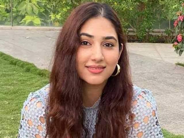Disha Parmar Biography, Height, Age, Husband, Net Worth, Photos, Wiki