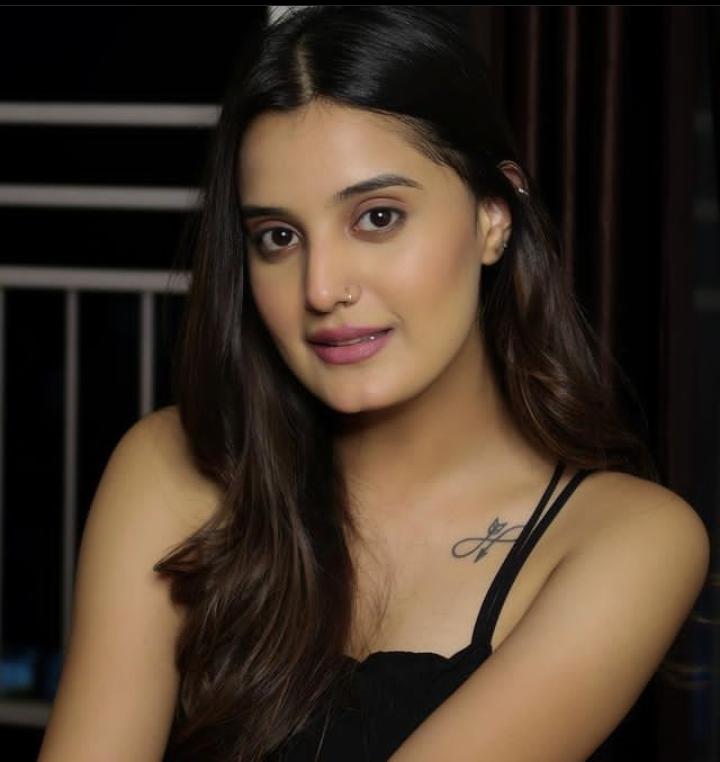 Ayushi Khurana Biography, Height, Age, Family, Parents, Boyfriend, Husband, TV Show, Weight, Body Measurements, Net Worth, Photos, Wiki & More