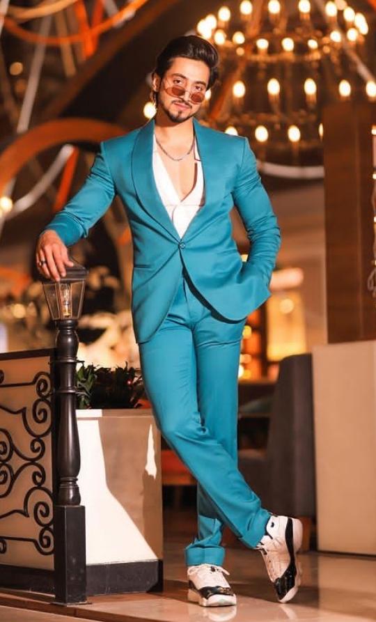 Faisal Shaikh Height, Weight, Body Measurement & Physical Stats